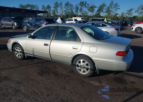2001 Toyota Camry Le V6 z USA, uszkodzony, nr VIN 4T1BF22K81U116182